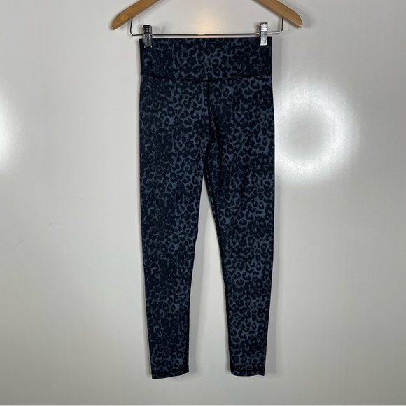 Zyia Active Stone Leopard Scrunchy Light n Luxe 7/8 Leggings Size 4 - Picture 2 of 7
